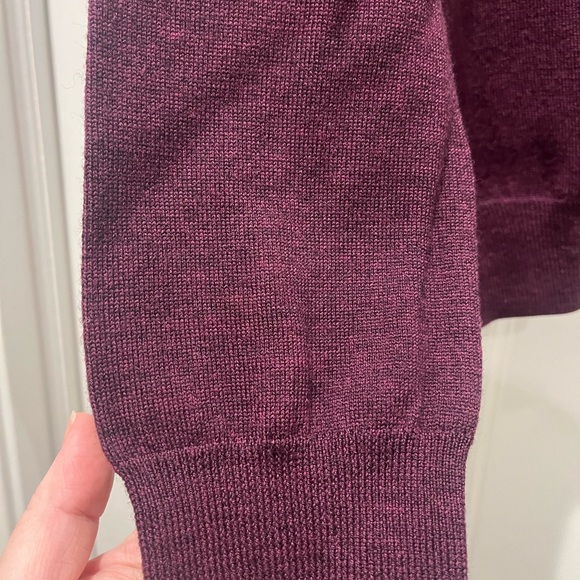 J. Crew Men's Merino Wool Slim V-Neck Sweater M - Picture 5 of 5